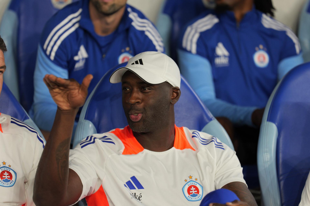 Tr&eacute;ner &Scaron;K Slovan Tour&eacute; Yaya. FOTO: TASR/Ľubo&scaron; Pilc