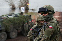 Zapojili sa aj poľsk&eacute; pozemn&eacute; sily. FOTO: REUTERS