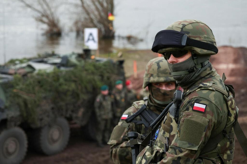 Zapojili sa aj poľsk&eacute; pozemn&eacute; sily. FOTO: REUTERS