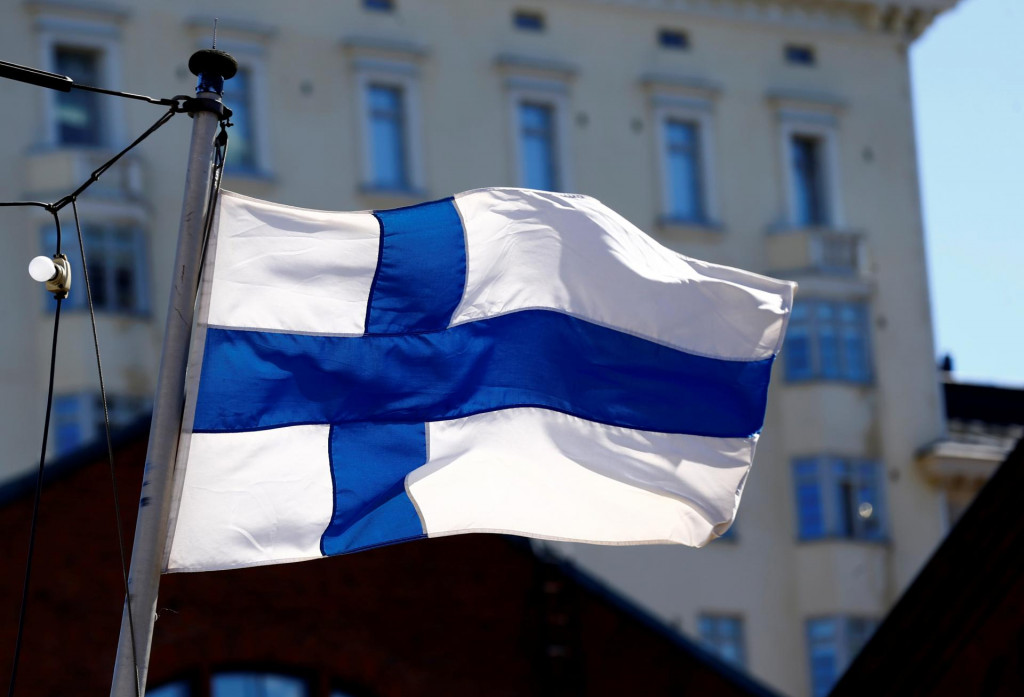 Finland&lsquo;s flag flutters in Helsinki, Finland, May 3, 2017. FOTO: INTS KALNINS