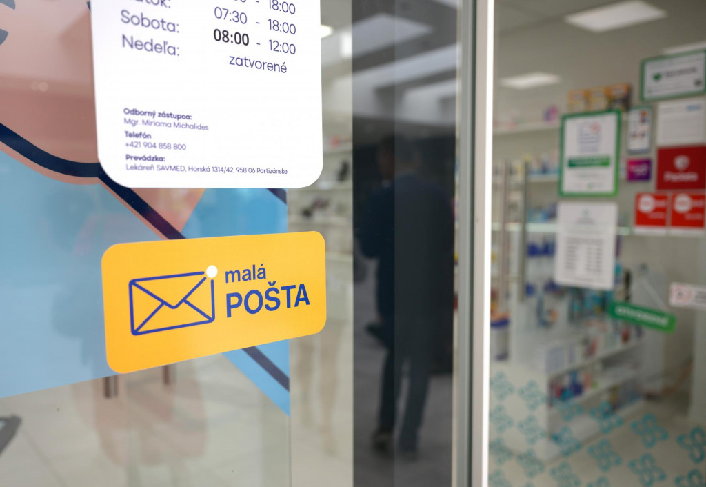 &Uacute;prava otv&aacute;rac&iacute;ch hod&iacute;n a dočasn&eacute; obmedzenie prev&aacute;dzky vybran&yacute;ch pobočiek počas leta s&uacute; podľa spoločnosti každoročn&yacute;m &scaron;tandardn&yacute;m prev&aacute;dzkov&yacute;m opatren&iacute;m. FOTO: TASR/Henrich Mi&scaron;ovič