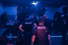 Pol&iacute;cia skontrolovala podnik na Miletičovej ulici v Bratislave. FOTO: Facebook/Pol&iacute;cia SR - Bratislavsk&yacute; kraj