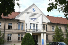 Na sn&iacute;mke budova riaditeľstva Univerzitnej nemocnice Louisa Pasteura v Ko&scaron;iciach v utorok 18. augusta 2026. FOTO TASR/F. Iv&aacute;n