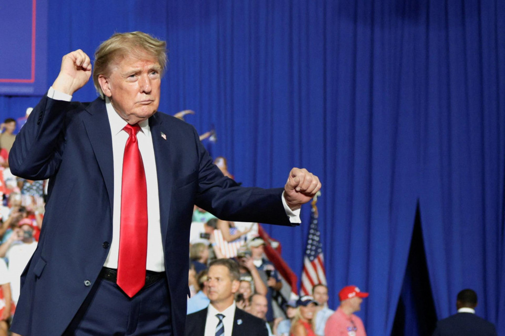 Rozpočtov&aacute; roz&scaron;afnosť americk&eacute;ho prezidenta Donalda Trumpa si zač&iacute;na vyberať svoju daň na dlhopisovom trhu. FOTO: REUTERS