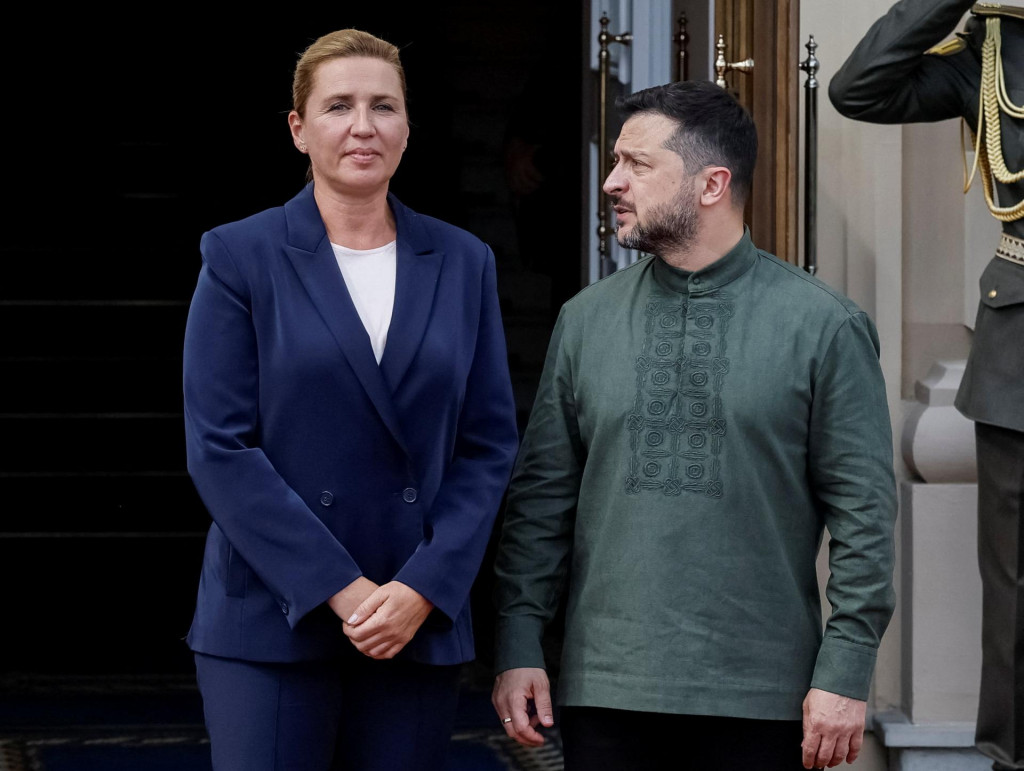 Ukrajinsk&yacute; prezident Volodymyr Zelenskiy a d&aacute;nska premi&eacute;rka Mette Frederiksenov&aacute;. FOTO: Reuters