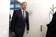 Na sn&iacute;mke minister zdravotn&iacute;ctva Kamil &Scaron;a&scaron;ko. FOTO TASR/J. Kro&scaron;l&aacute;k