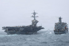 Lietadlov&aacute; loď triedy Nimitz americk&eacute;ho n&aacute;morn&iacute;ctva USS Abraham Lincoln. FOTO: Reuters/Americk&eacute; n&aacute;morn&iacute;ctvo