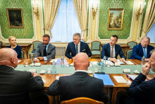 Na &Uacute;rade vl&aacute;dy prebehlo kľ&uacute;čov&eacute; stretnutie. FOTO: Facebook/Robert Fico