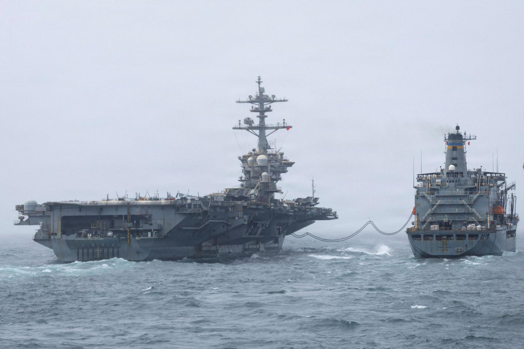 Lietadlov&aacute; loď triedy Nimitz americk&eacute;ho n&aacute;morn&iacute;ctva USS Abraham Lincoln. FOTO: Reuters/Americk&eacute; n&aacute;morn&iacute;ctvo