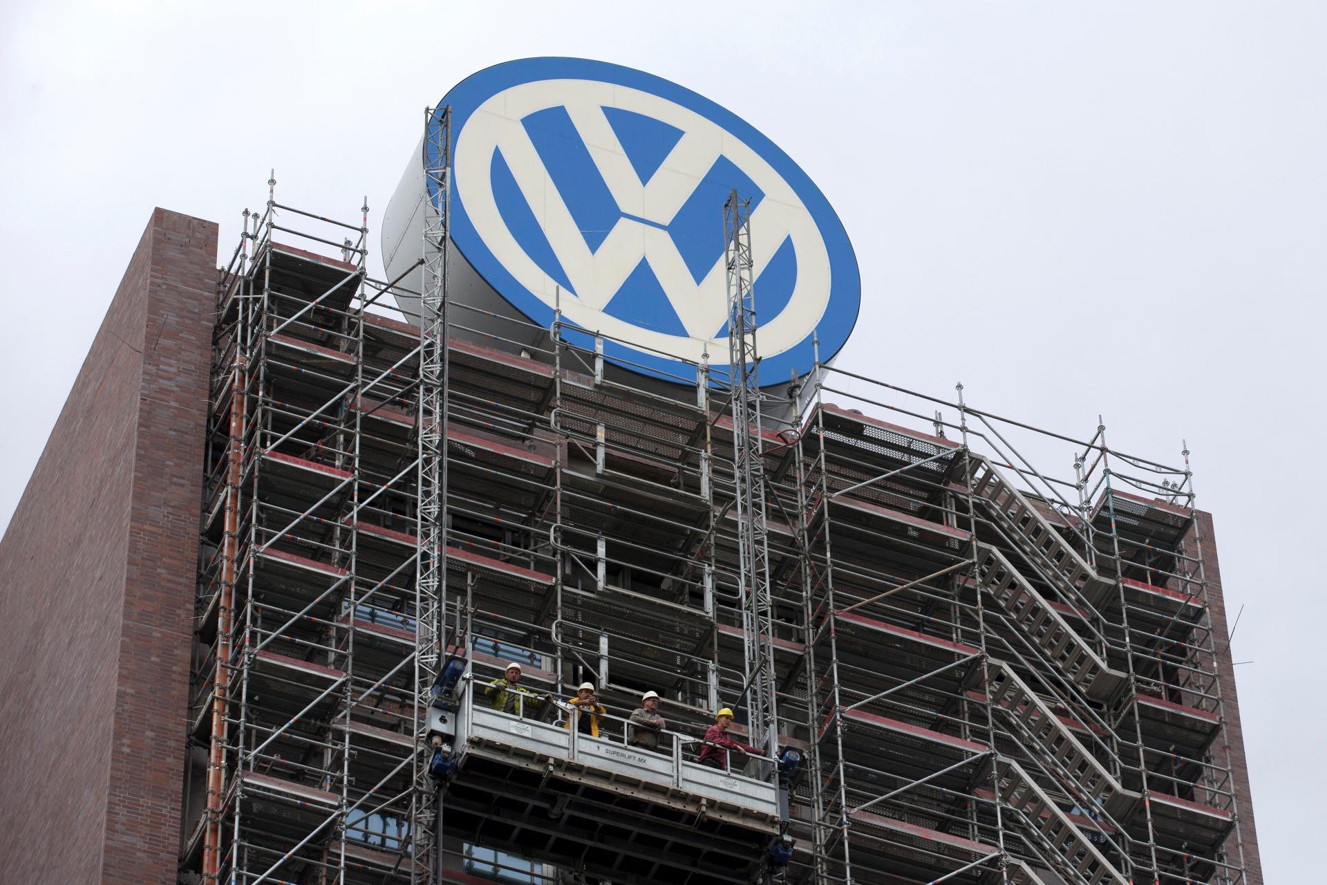 Kríza vo Volkswagene naberá na sile. Na prvom zhromaždení sa zišlo vyše 10-tisíc zamestnancov