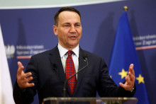 Poľsk&yacute; vicepremi&eacute;r a minister zahraničn&yacute;ch vec&iacute; Radoslaw Sikorski. FOTO: Reuters