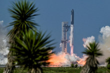 SpaceX ďalej uviedla, že vďaka projektu v regi&oacute;ne vznikne viac ako tritis&iacute;c nov&yacute;ch pracovn&yacute;ch miest. FOTO: Reuters