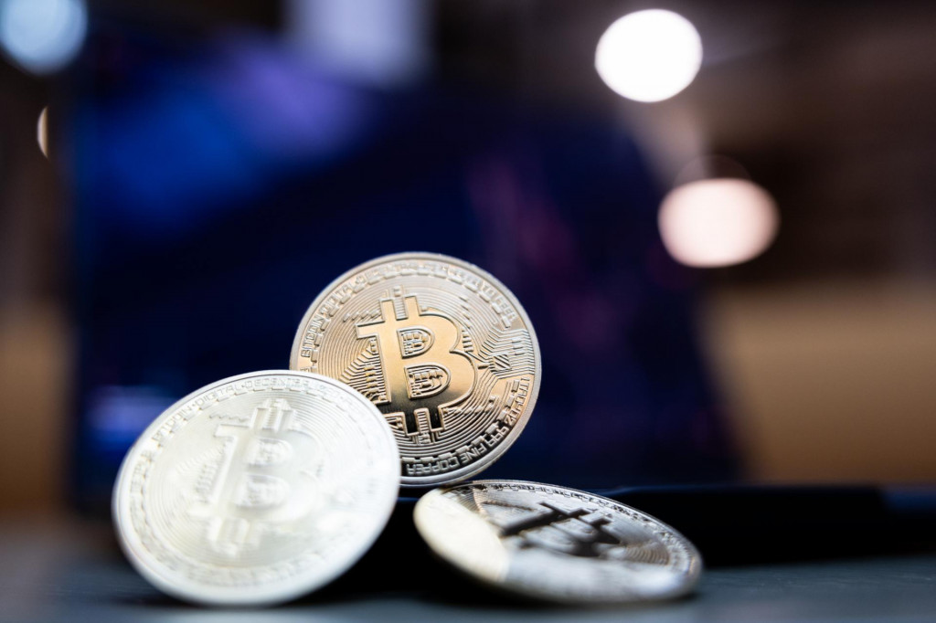 Cena najv&auml;č&scaron;ej kryptomeny bitcoin prv&yacute;kr&aacute;t od polovice m&aacute;ja prekonala hranicu 80-tis&iacute;c USD. FOTO: TASR/DPA