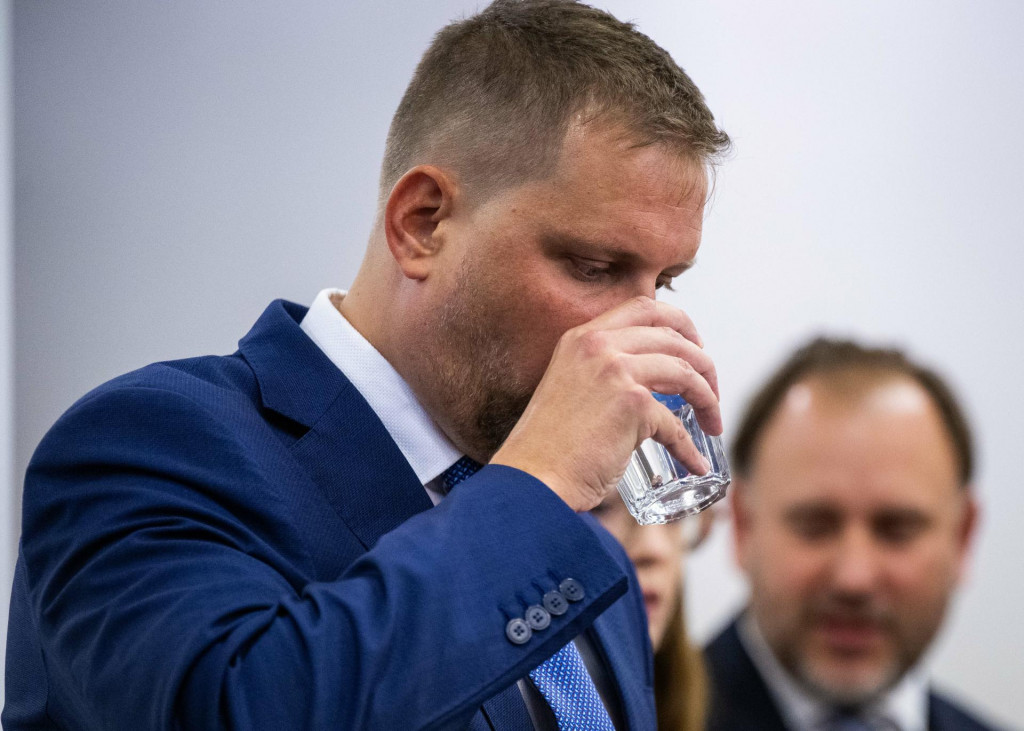 Minister zdravotn&iacute;ctva za Hlas Kamil &Scaron;a&scaron;ko sa popon&aacute;hľal ozn&aacute;miť, že v dohľadnom čase sa k nočn&eacute;mu režimu vr&aacute;tia aspoň v Bratislave a Ko&scaron;iciach. FOTO: TASR/Jakub Kotian