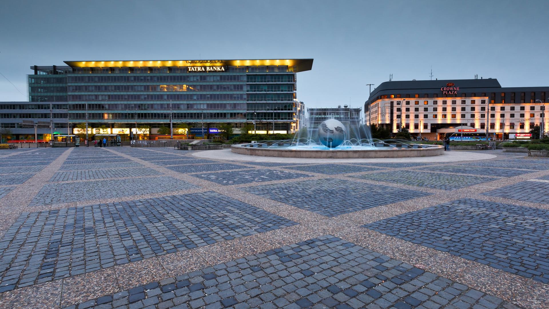 Tatra Banka to Exit Hodžovo Square: Future Plans for Iconic Building Revealed - News Directory 3