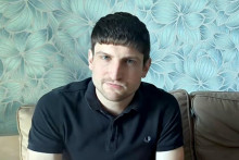 Bradley  Townsend v ruskej arm&aacute;de prijal prez&yacute;vku Jazvec, jeho v&yacute;let na v&yacute;chodoeur&oacute;pske bojisko v&scaron;ak skončil už po desiatich t&yacute;ždňoch. FOTO: REPROFOTO/YouTube/@thesun