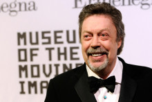 Britsk&yacute; herec Tim Curry. FOTO: TASR/AP