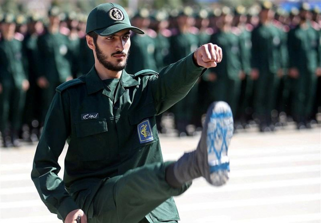 Ozborejn&eacute; sily Ir&aacute;nu. FOTO: Reuters