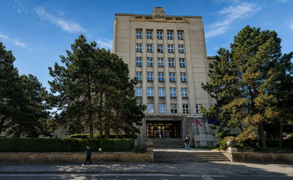 S&uacute;časn&eacute; s&iacute;dlo ministerstva vn&uacute;tra na Pribinovej ulici v Bratislave. FOTO: Maps Google