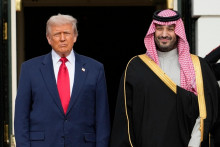 Americk&yacute; prezident Donald Trump (vľavo) a saudskarabsk&yacute; princ Muhammad bin Salm&aacute;n počas stretnutia v Bielom dome vo Washingtone. FOTO: TASR/AP