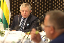 Okrem desiatok men&scaron;&iacute;ch položiek vl&aacute;da schv&aacute;lila aj v&auml;č&scaron;ie alok&aacute;cie. FOTO: TASR/J&aacute;n Kro&scaron;l&aacute;k