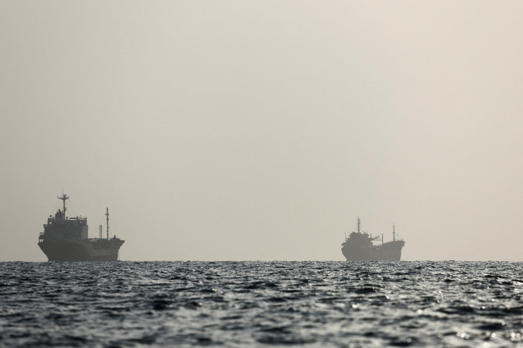 Lode v Hormuzskom prielive. FOTO: Reuters