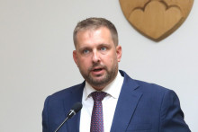Ministerstvo pri hodnoten&iacute; zohľadňuje najm&auml; region&aacute;lny rozvoj, demografick&yacute; v&yacute;voj, dostupnosť &uacute;stavnej zdravotnej starostlivosti, produkciu nemocn&iacute;c a ich sp&aacute;dov&eacute; &uacute;zemia.