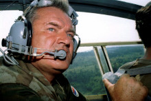 Ratko Mladič bol uznan&yacute; za vinn&eacute;ho najm&auml; za svoju &uacute;lohu pri obliehan&iacute; Sarajeva a pri masakre v Srebrenici z roku 1995, pri ktorej bolo zavražden&yacute;ch 8000 bosnianskych mužov a chlapcov. FOTO: Reuters