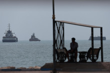 Ir&aacute;n už niekoľko t&yacute;ždňov rokuje s Om&aacute;nom o bud&uacute;cnosti Hormuzsk&eacute;ho prielivu. FOTO: Reuters