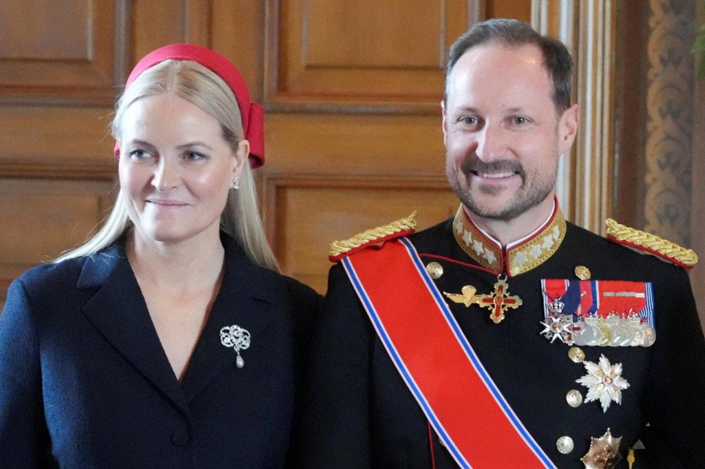 Po smrti Haralda V. sa nov&yacute;m n&oacute;rskym kr&aacute;ľom automaticky stal jeho syn a korunn&yacute; princ Haakon Magnus. FOTO: Reuters