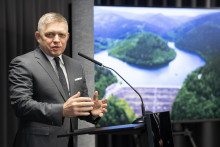 &Scaron;t&aacute;t prebral elektr&aacute;reň v Gabč&iacute;kove od talianskeho Enelu za druhej vl&aacute;dy Roberta Fica v roku 2015.

FOTO: TASR/ P. Neubauer