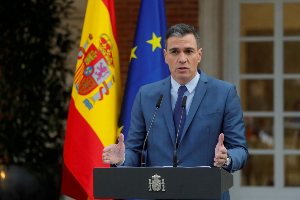 &Scaron;panielsky premi&eacute;r ods&uacute;dil nepravdiv&eacute; inform&aacute;cie, ktor&eacute; sa v s&uacute;vislosti s pr&iacute;levom migrantov &scaron;&iacute;rili. FOTO: Reuters