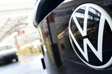 Volkswagen chyst&aacute; v Nemecku veľk&eacute; &scaron;krty.

FOTO: REUTERS