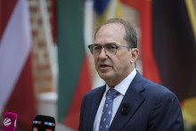 Na sn&iacute;mke nemeck&yacute; minister vn&uacute;tra Alexander Dobrindt. FOTO: TASR/DPA