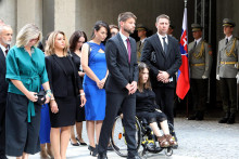 V popred&iacute; poslanec NR SR Michal &Scaron;imečka (Progres&iacute;vne Slovensko) a členovia Progres&iacute;vneho Slovenska. FOTO: TASR