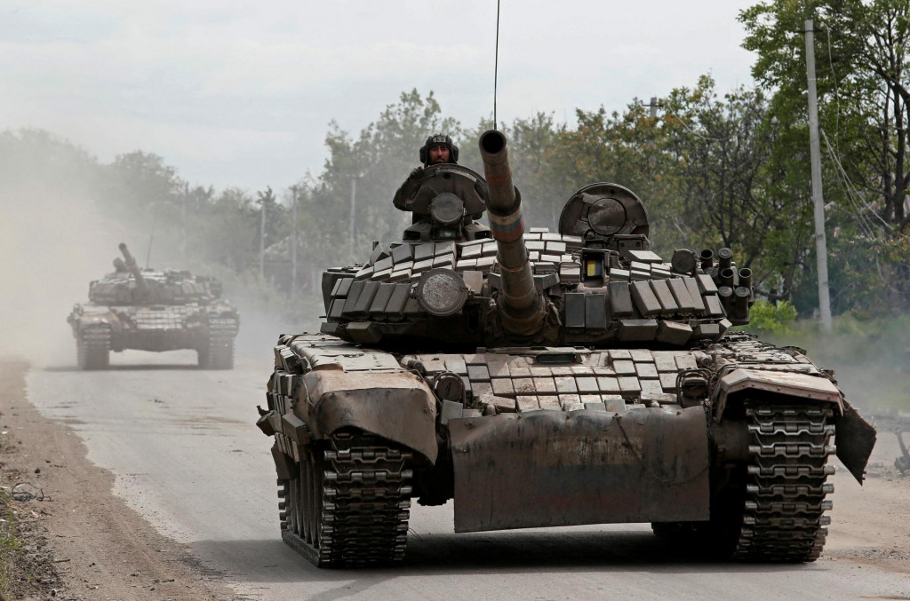 Tanky prorusk&yacute;ch vojsk. FOTO: Reuters
