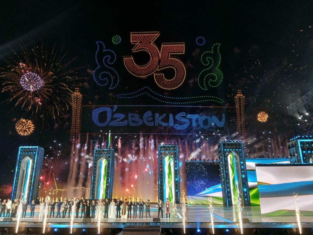 Uzbekistan si v piatok pripomenul 35 rokov nez&aacute;vislosti od ZSSR veľkolepou &scaron;ou v Ta&scaron;kente. FOTO: HN/Pavel Novotn&yacute;