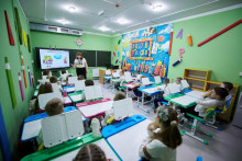 Ukrajinsk&eacute; deti sa učia v podzem&iacute;.