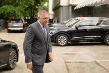 Na sn&iacute;mke predseda vl&aacute;dy Robert Fico prich&aacute;dza na v&yacute;jazdov&eacute; zasadnutie v are&aacute;li n&aacute;rodn&eacute;ho v&yacute;staviska Agrokomplex v Nitre.

FOTO: TASR/ H. Mi&scaron;ovič