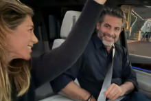 Jennifer Aniston s partnerom Jimom Curtisom.