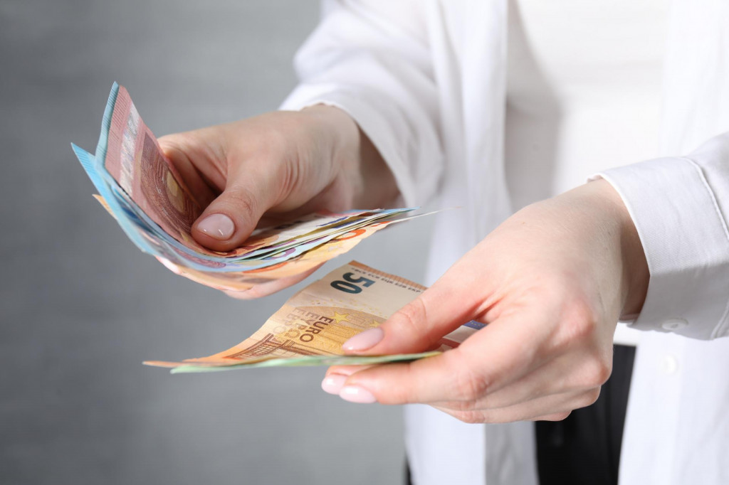 Tempo nomin&aacute;lneho rastu miezd tak v&yacute;razne spomalilo a dosiahlo najniž&scaron;iu &uacute;roveň za posledn&yacute;ch &scaron;esť rokov. FOTO: Shutterstock