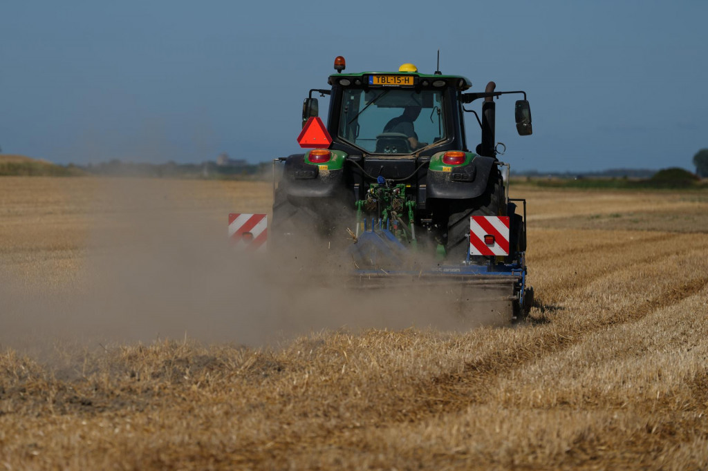 Extr&eacute;mne sucho v roku 2026 prinieslo slovensk&yacute;m poľnohospod&aacute;rom jednu z najv&aacute;žnej&scaron;&iacute;ch klimatick&yacute;ch sk&uacute;&scaron;ok posledn&yacute;ch rokov. FOTO: TASR/AP