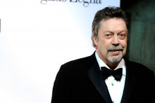 Na arch&iacute;vnej sn&iacute;mke herec Tim Curry. FOTO: TASR/AP