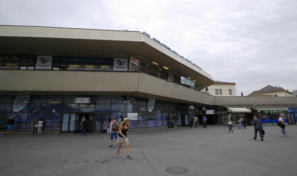 Popri nov&yacute;ch toalet&aacute;ch na pr&iacute;zem&iacute; a ich kompletnej obnove v suter&eacute;ne vznikne aj &scaron;pecializovan&aacute; miestnosť pre ľud&iacute; so zn&iacute;ženou mobilitou. FOTO: TASR/M. Kmeť