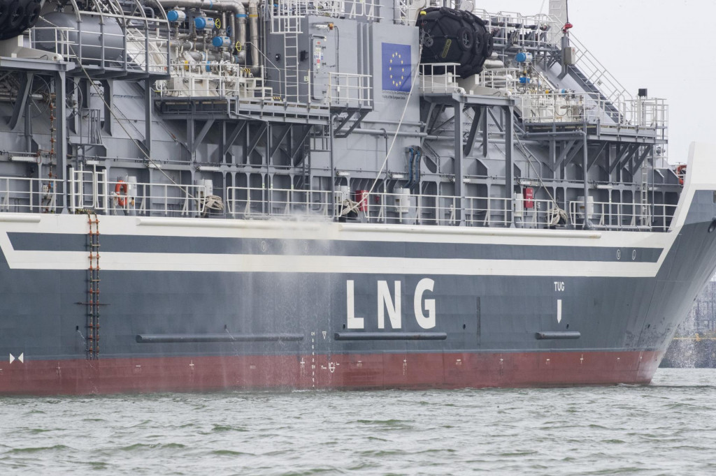 Na arch&iacute;vnej sn&iacute;mke loď na prepravu skvapalnen&eacute;ho zemn&eacute;ho plynu (LNG) spoločnosti Fluxys v belgickom pr&iacute;stave ZeeBrugge. FOTO: TASR/Belga