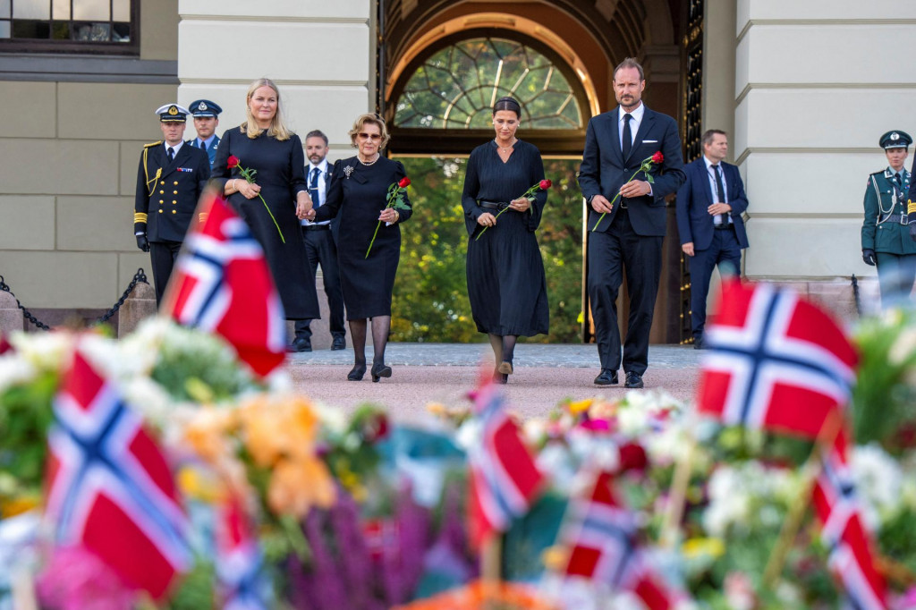 Podľa m&eacute;di&iacute; bude &scaron;t&aacute;tny pohreb veľkou sk&uacute;&scaron;kou pre n&oacute;rsku pol&iacute;ciu a ďal&scaron;ie bezpečnostn&eacute; zložky. FOTO: Reuters