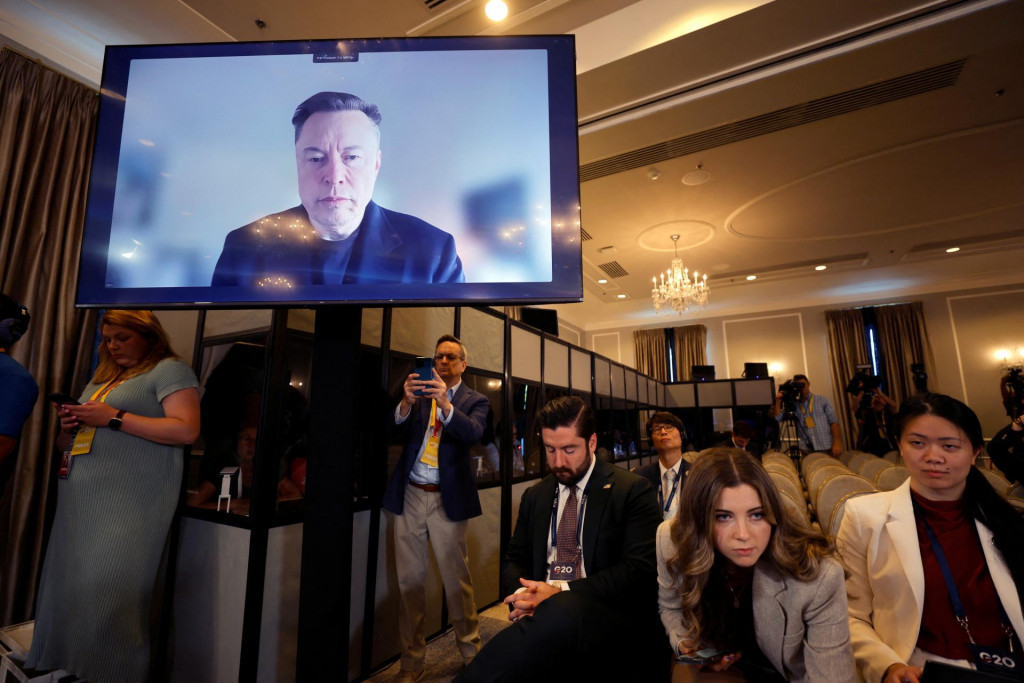 Predstaviteľ Bieleho domu uviedol, že Franc&uacute;zsko summit nekoordinovalo so Spojen&yacute;mi &scaron;t&aacute;tmi. FOTO: Reuters