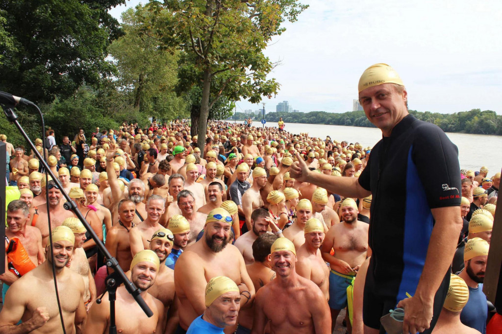 Dunaj sa chyst&aacute; pokoriť rekordn&eacute; množstvo plavcov. FOTO: Trans Danube Swim