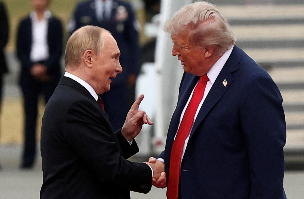 Americk&yacute; prezident Donald Trump a rusk&yacute; prezident Vladimir Putin. FOTO: Reuters