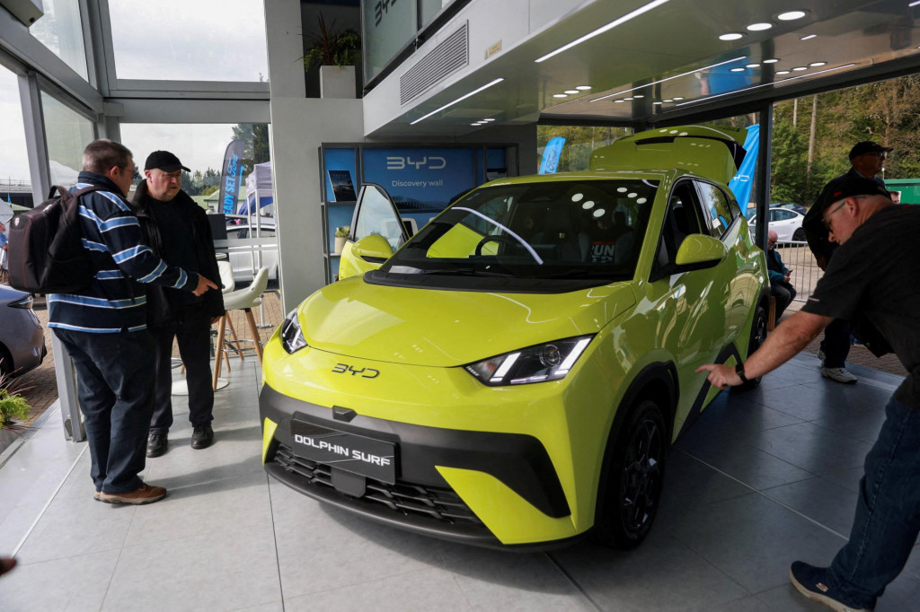 Obchodn&yacute; v&yacute;bor americk&eacute;ho Sen&aacute;tu v j&uacute;li schv&aacute;lil n&aacute;vrh, ktor&yacute; m&aacute; spr&iacute;sniť re&scaron;trikcie voči č&iacute;nskym automobilk&aacute;m mieriacim na trh v USA. FOTO: Reuters